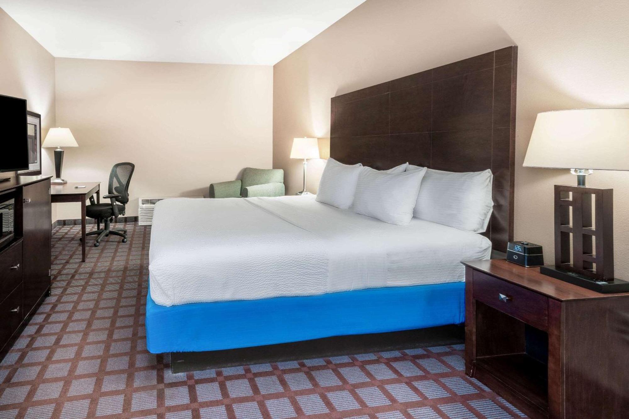 King Room,1385170565:JPEG