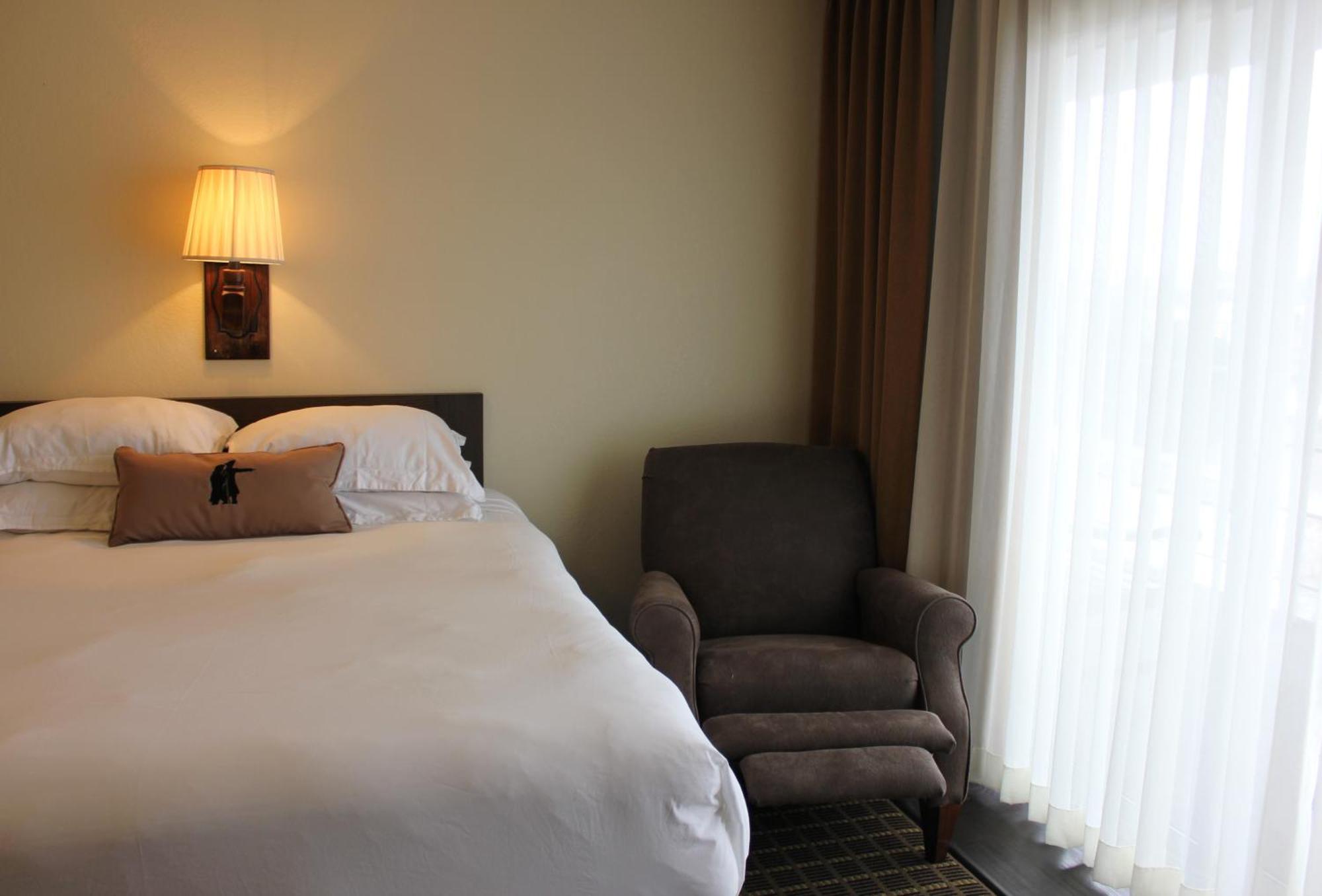 Queen Room Two Queen Beds,1498895557:JPEG